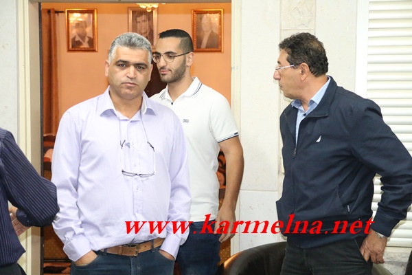 امين مقلدة يكرم الطاقم الطبي من مستشفى الكرمل 