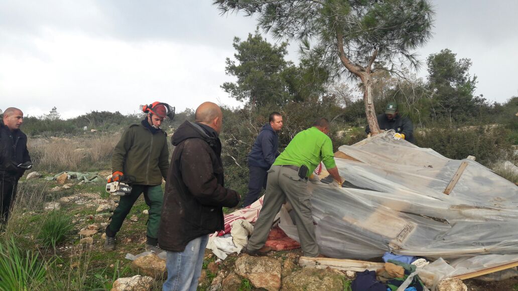 شفاعمرو : هدم معسكر الفلسطينيين بالحرش