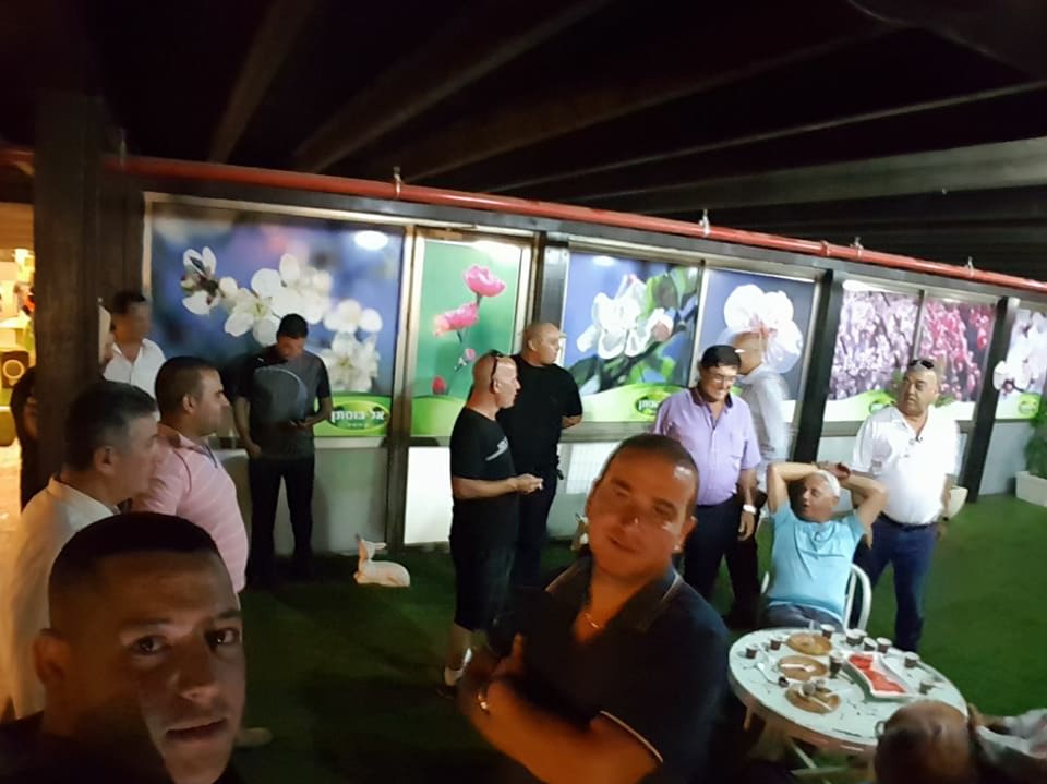 على ناطور يقيم وجبة افطار لعمال شركة סע דליה