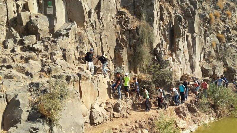 جمعيَّة حماية الطَّبيعة تُنظّم رحلة مبيت لطُلّاب مدرسة مفتان حزّور المغار للتَّعرُّف على البلاد