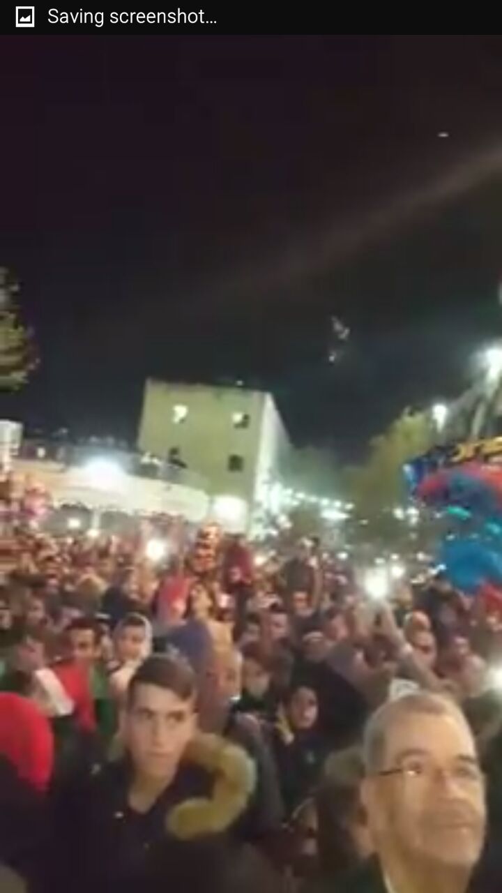 عسفيا :  تحتفل بإضاءة شجرة الميلاد 
