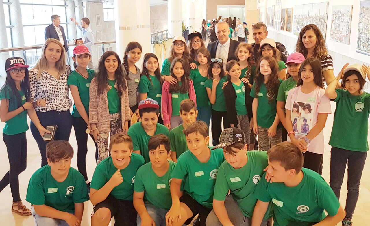 النائب اكرم حسون يستضيف  طلاب مدرسة الاتصال ج دالية الكرمل في الكنيست!