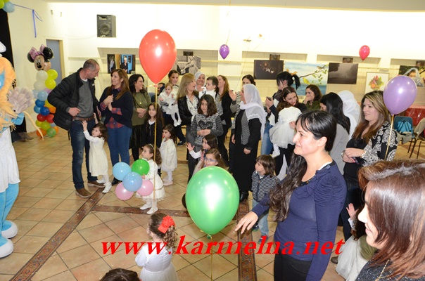 بالفيديو : حضانة عصافير الجنة تحتفل مع الأطفال والأهالي