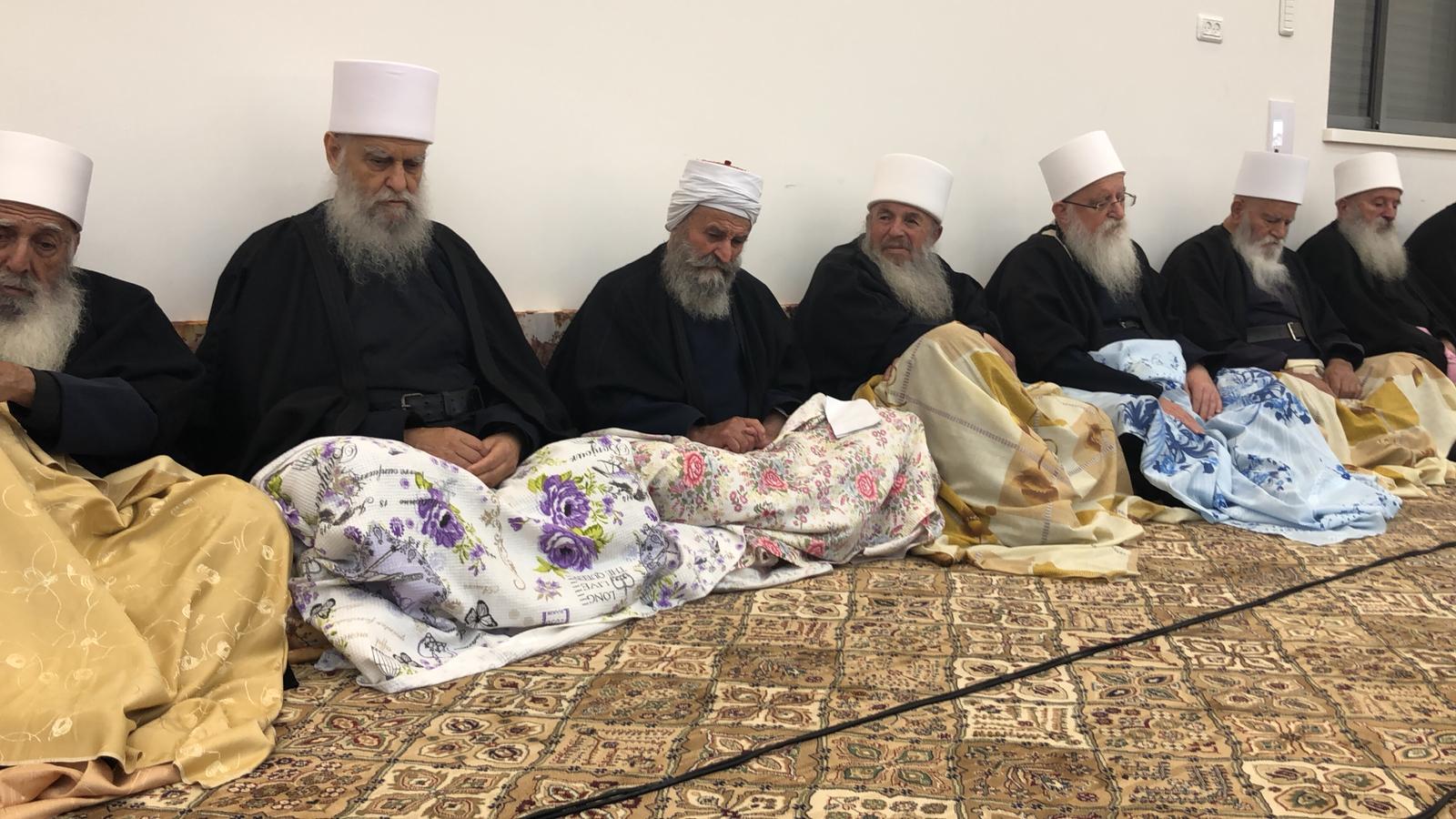 مئات المشايخ من أبناء الطائفة الدرزية في المراسيم الدينية لمناسبة مرور ربع قرن على وفاة سيد الجزيرة