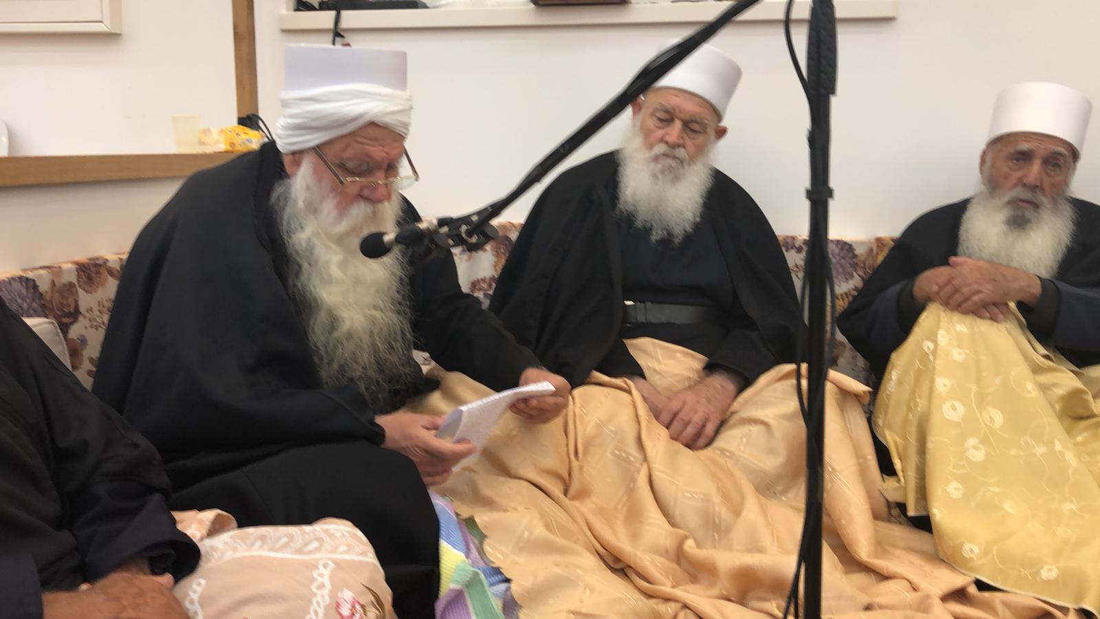 مئات المشايخ من أبناء الطائفة الدرزية في المراسيم الدينية لمناسبة مرور ربع قرن على وفاة سيد الجزيرة