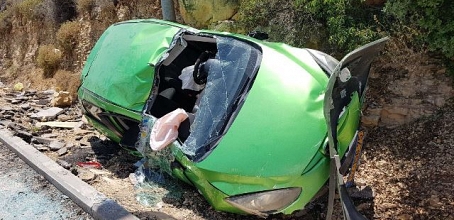 إصابة شابة (22 عامًا) بحادث طرق مروع على مدخل بيت جن