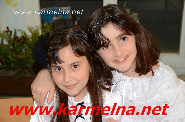 الثالث في المدرسة الحديثة يحتفل بعيد الام