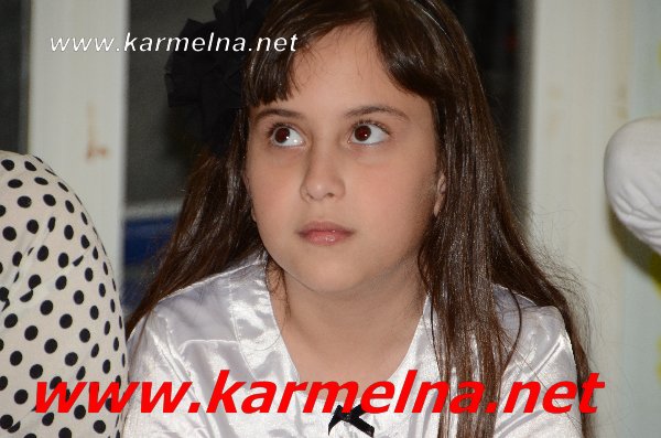 الثالث في المدرسة الحديثة يحتفل بعيد الام