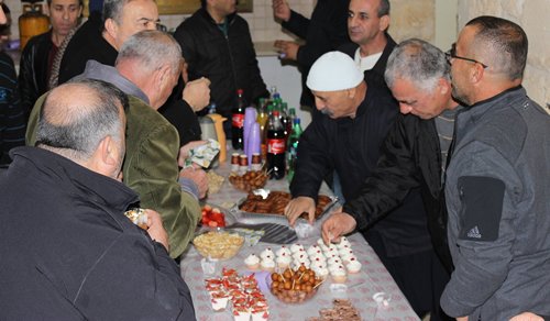 عضو المجلس مهنا أبو سعدى: سأدعم أكرم حسون حتى النهاية لأنه الوحيد الذي يمثلني!