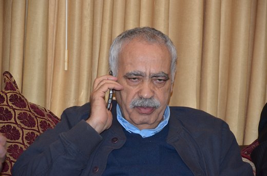 وفد فلسطيني يزور النائب اكرم حسون ويطالبه بإحياء عملية السلام!