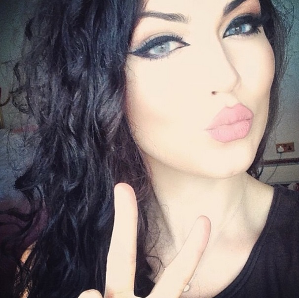 صور جديدة ل روزي صوفي أجمل إمرأة مسلمة بريطانية! 