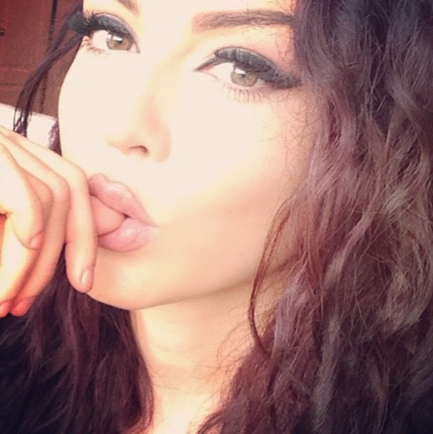 صور جديدة ل روزي صوفي أجمل إمرأة مسلمة بريطانية! 