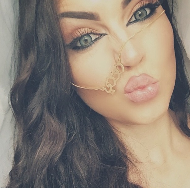 صور جديدة ل روزي صوفي أجمل إمرأة مسلمة بريطانية! 