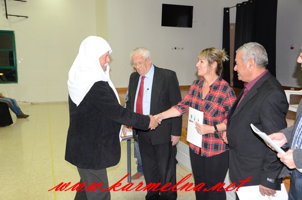 توزيع كتاب شهداء المغار