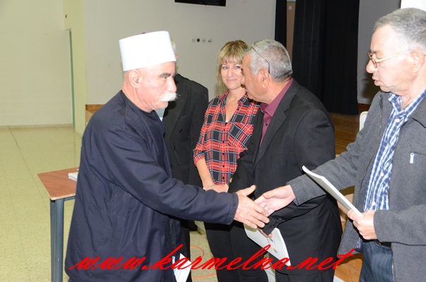 توزيع كتاب شهداء المغار