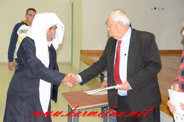 توزيع كتاب شهداء المغار