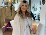 السيدة رنين ابو حمود داهود من دالية الكرمل تحتفل بمرور 25 عاما من خبرة مميزة في مجال التسريحات والتجميل .. 