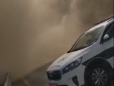 شاهدوا: انهيار جزء من الجبل على شارع بمنطقة البحر الميت
