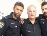 والدا المرحومين هايل ستاوي وكميل شنان يلتقيان برجال الوحدة التي خدم بها ابنهما